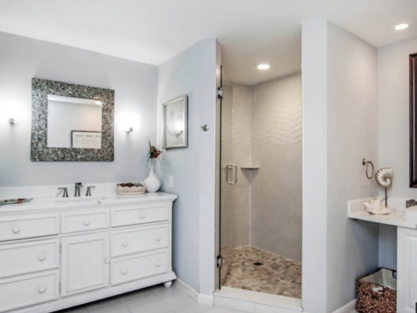 Captiva Island Vacation Rental with 6 Bedrooms & Pool Deeded Beach Access 4 Min Stroll Away